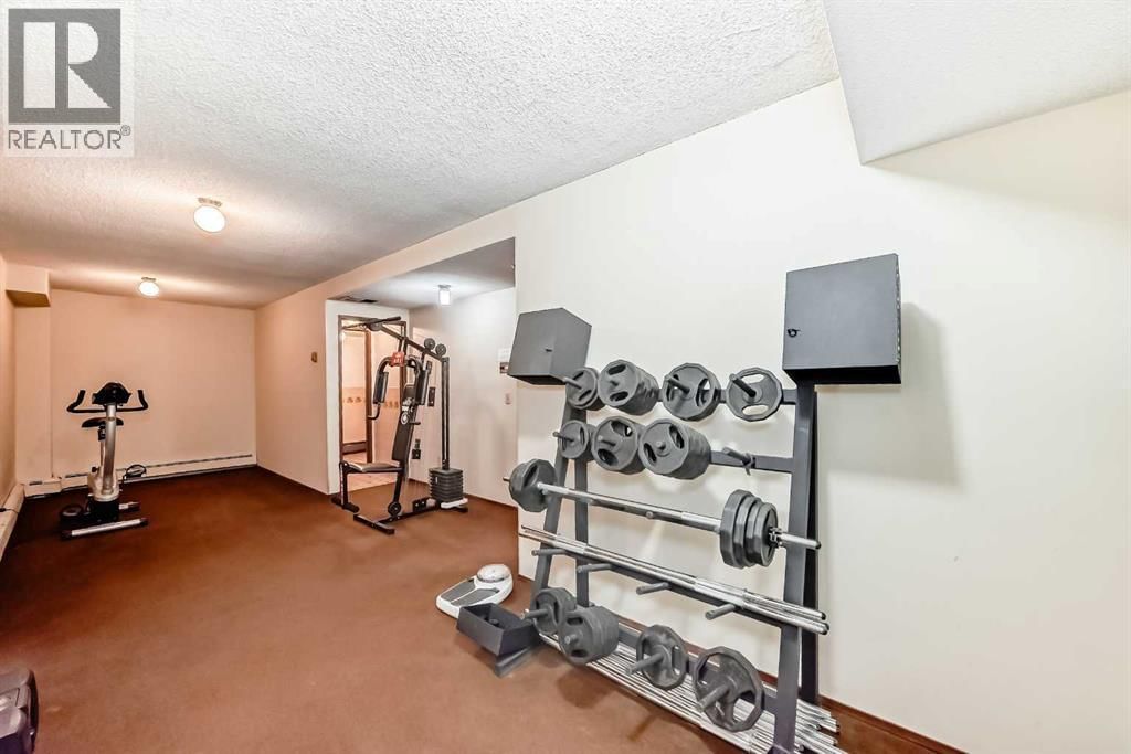 330 15 Avenue property photo