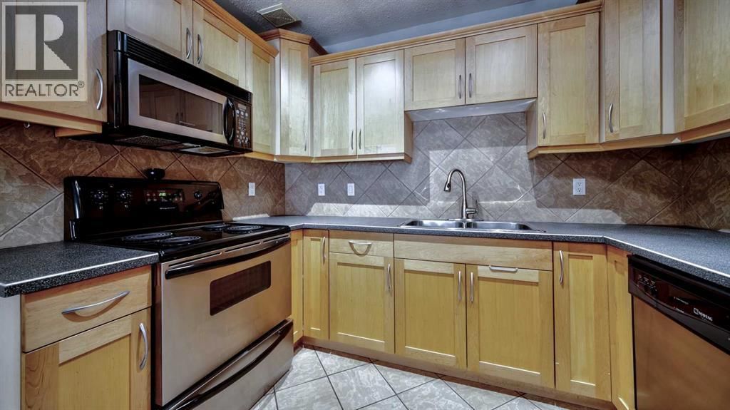 1813 25 Avenue property photo