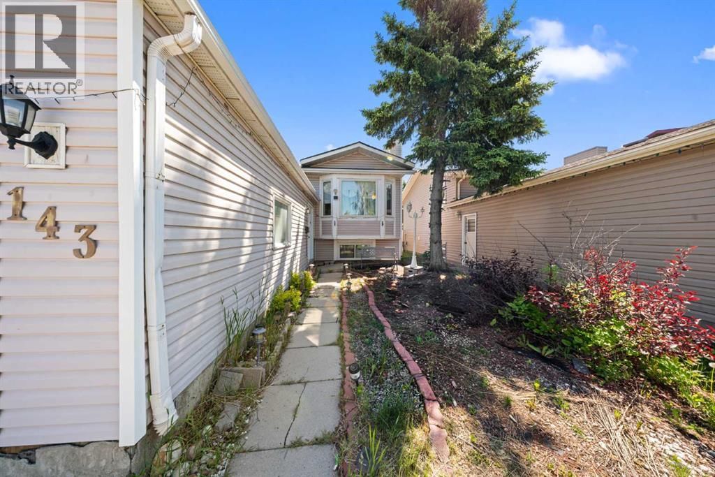 143 Castlebrook Rise property photo