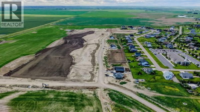 40 Stonybrook Lane | Raymond Alberta | Slide Image Two