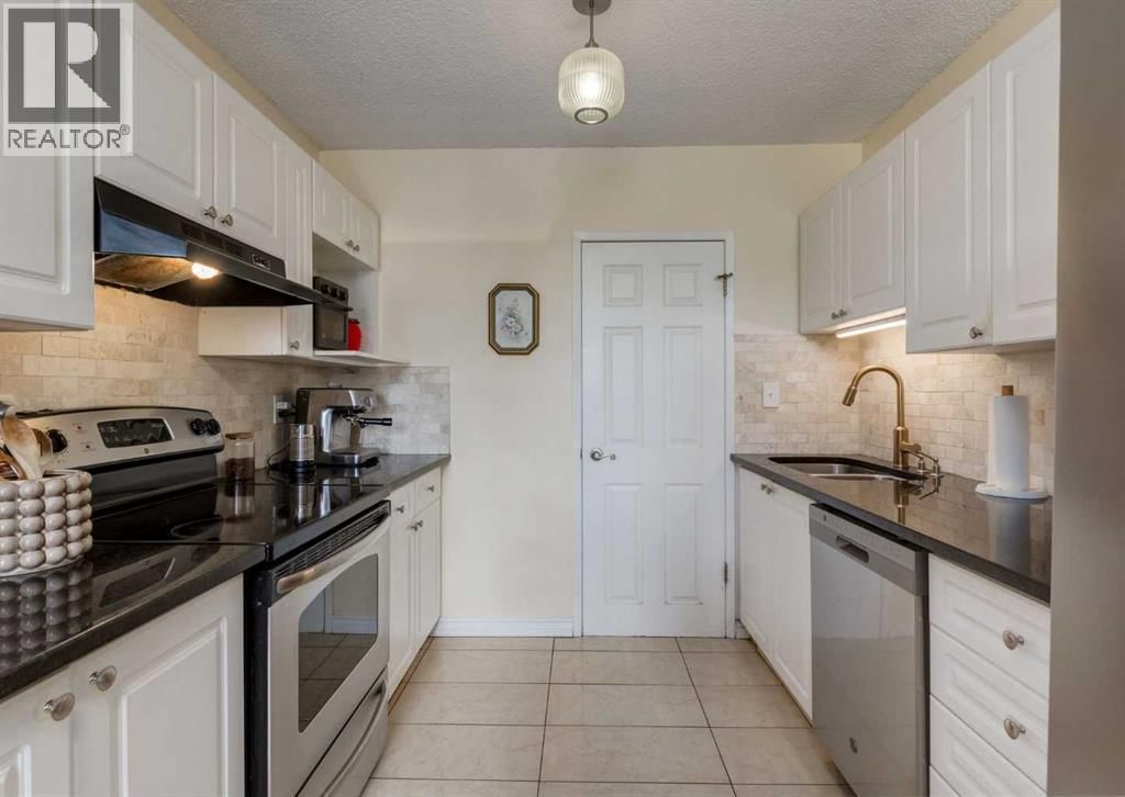7007 4A Street property photo
