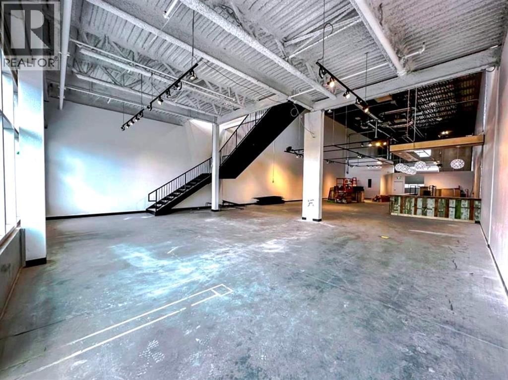 5073 11 Street property photo