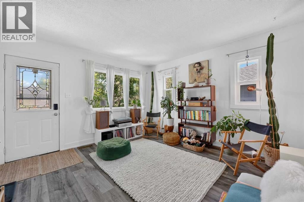 1212 Bantry Street property photo