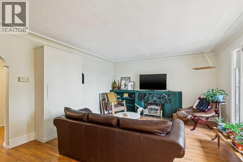 2128 17 Avenue property photo