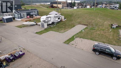 25054 South Pine Lake Road | Rural Red Deer County Alberta | Slide Image Three