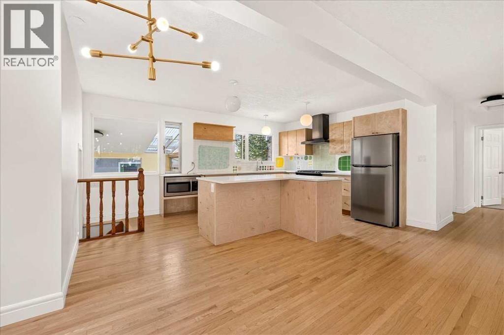 90 Armstrong Crescent property photo