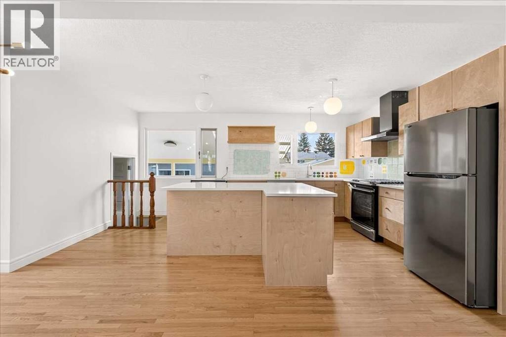 90 Armstrong Crescent property photo