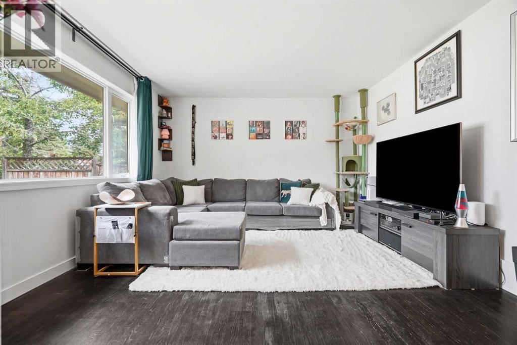 3732 45 Street property photo