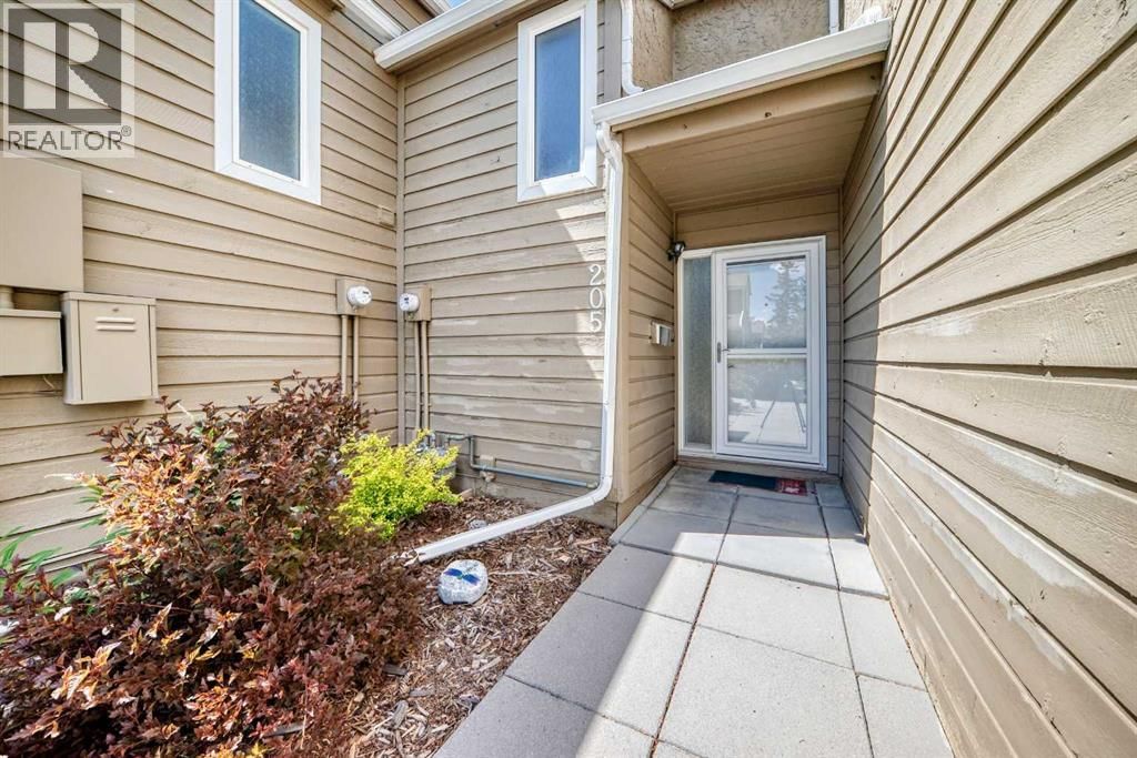 829 Coach Bluff Crescent