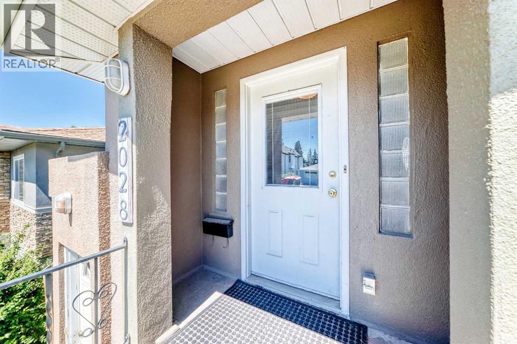 2028 Westmount Road property photo