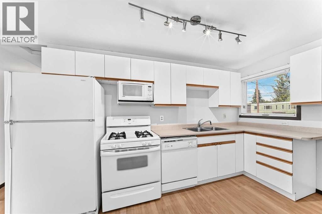 2028 Westmount Road property photo