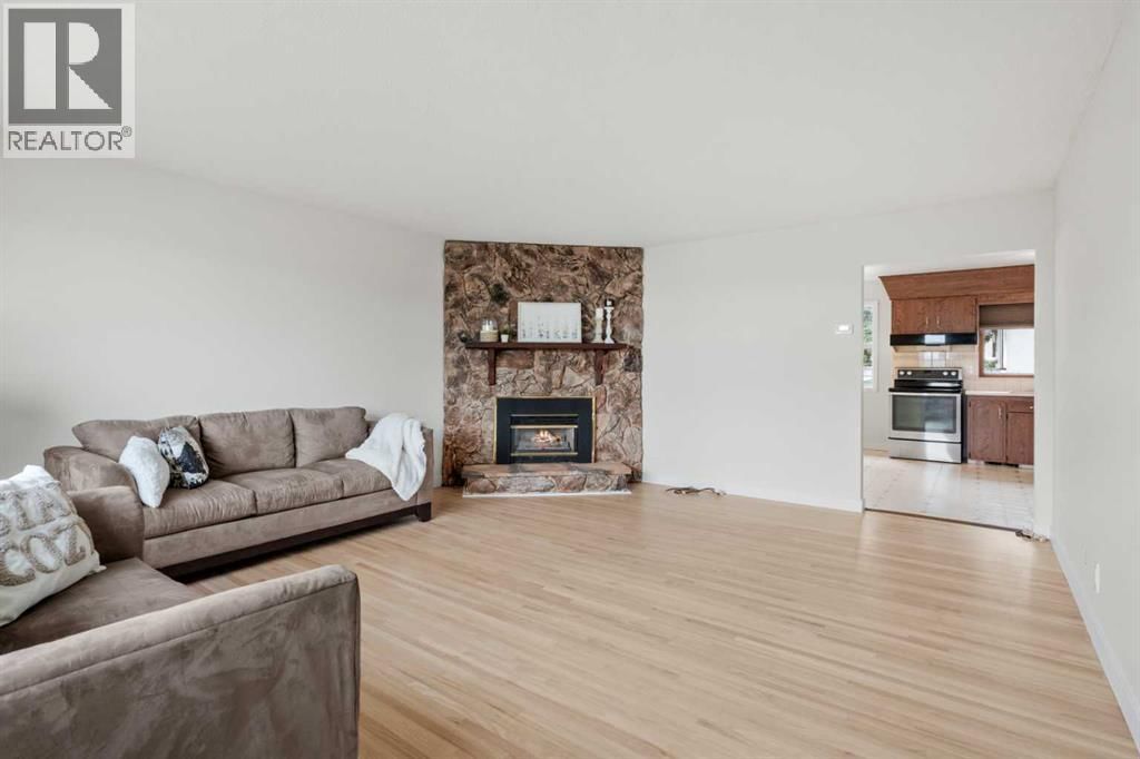 6215 Thorncliffe Drive property photo