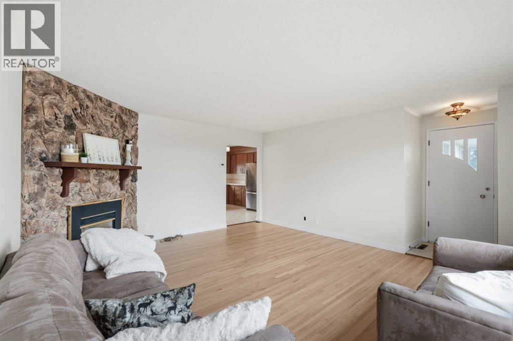 6215 Thorncliffe Drive property photo
