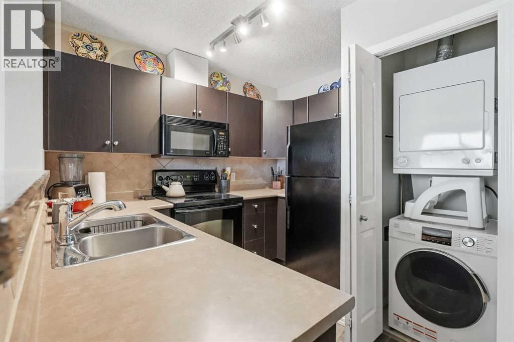 1053 10 Street property photo