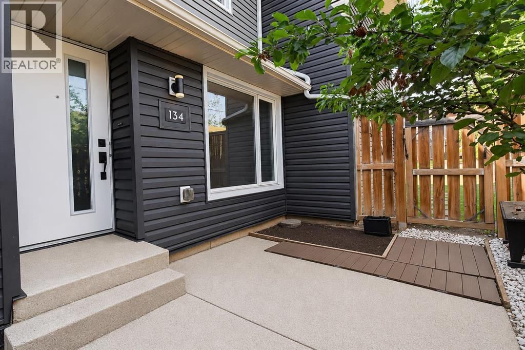 48 Glamis Green property photo