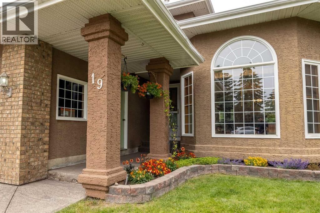 19 Mckenzie Lake Manor property photo