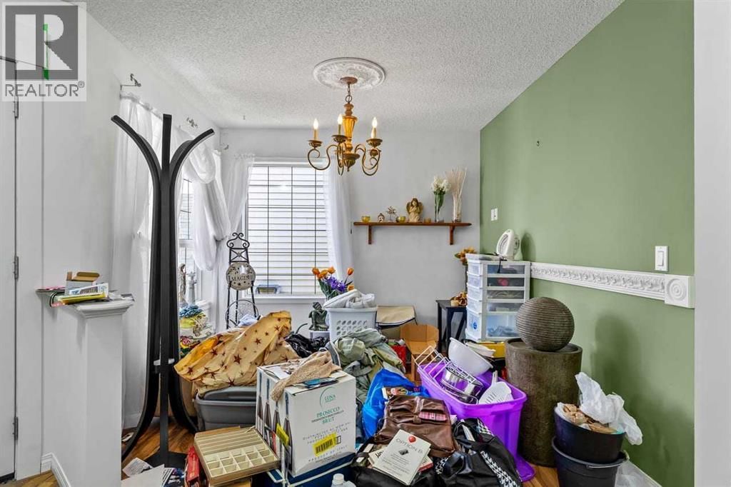 303 Bridlemeadows Common property photo