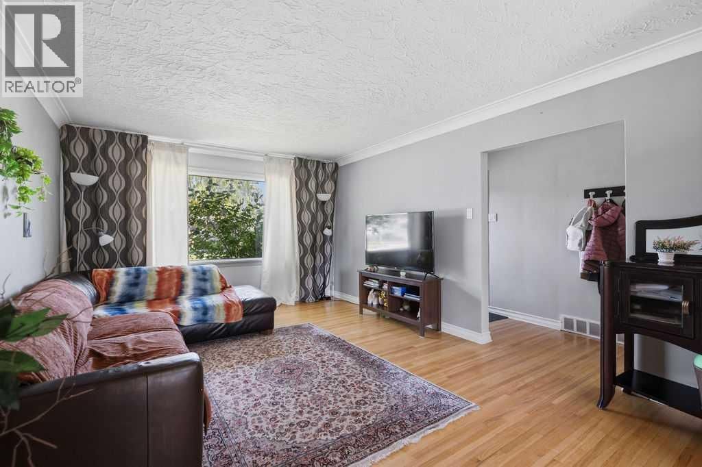 2808 19 Street property photo