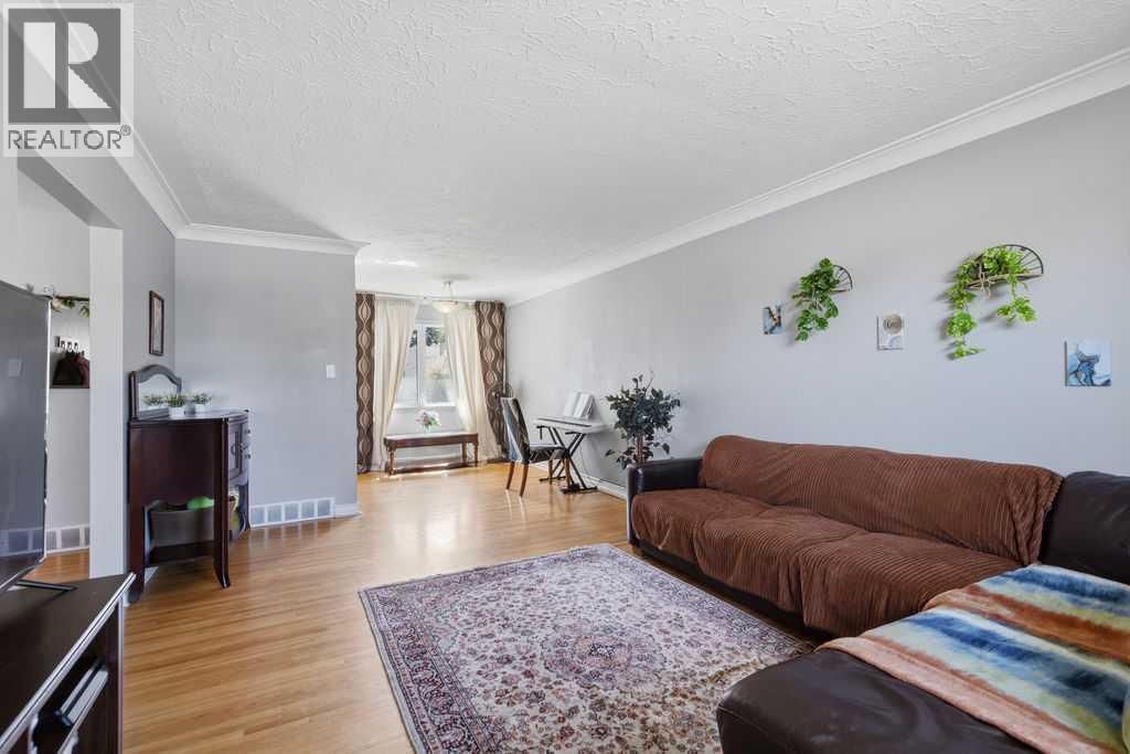 2808 19 Street property photo