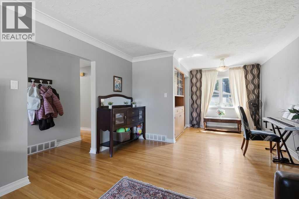 2808 19 Street property photo