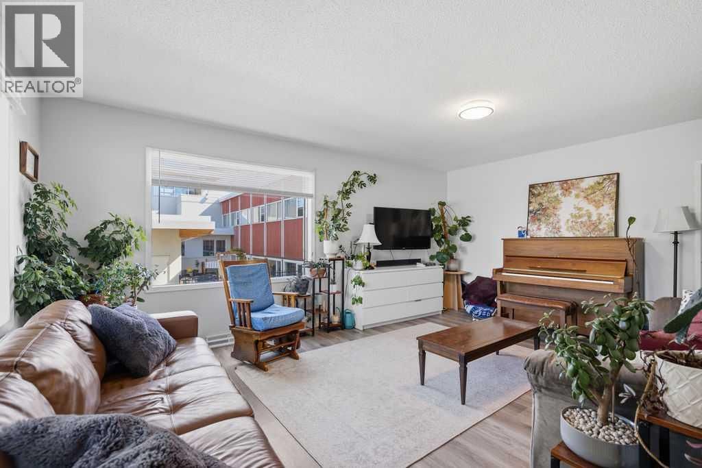 2812 19 Street property photo
