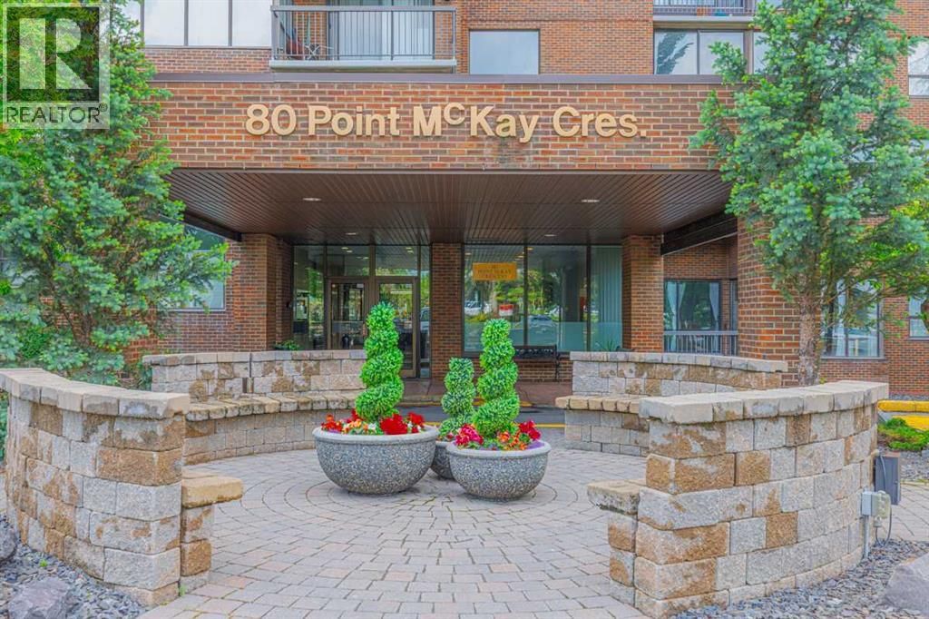 80 Point Mckay Crescent property photo