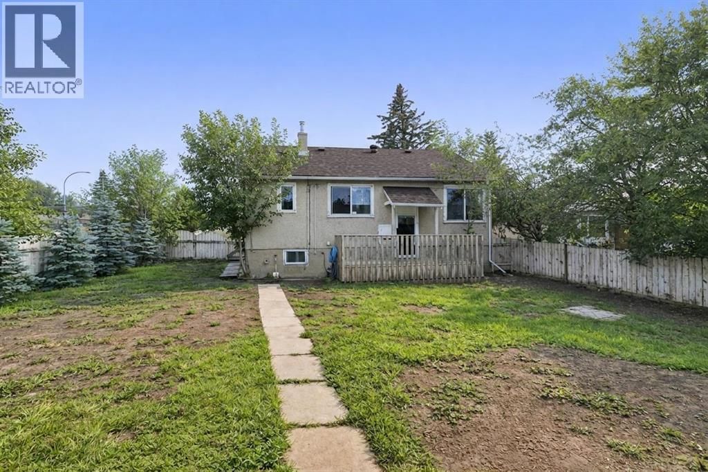 326 27 Avenue property photo