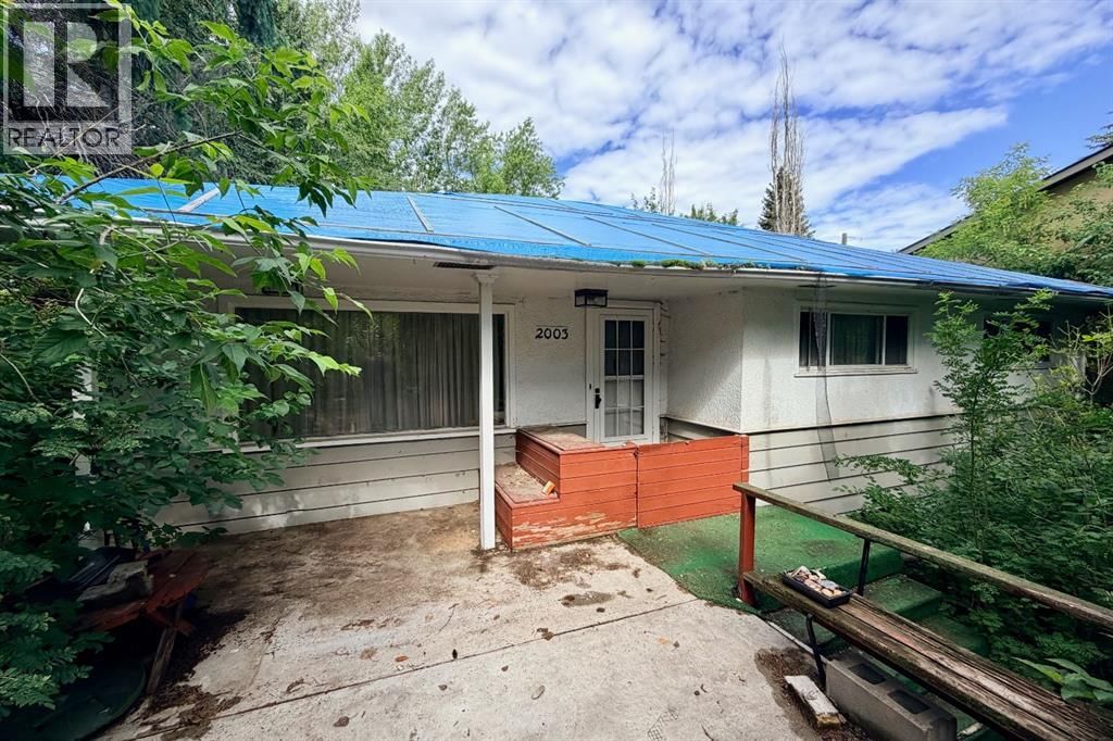 2003 9 Street property photo