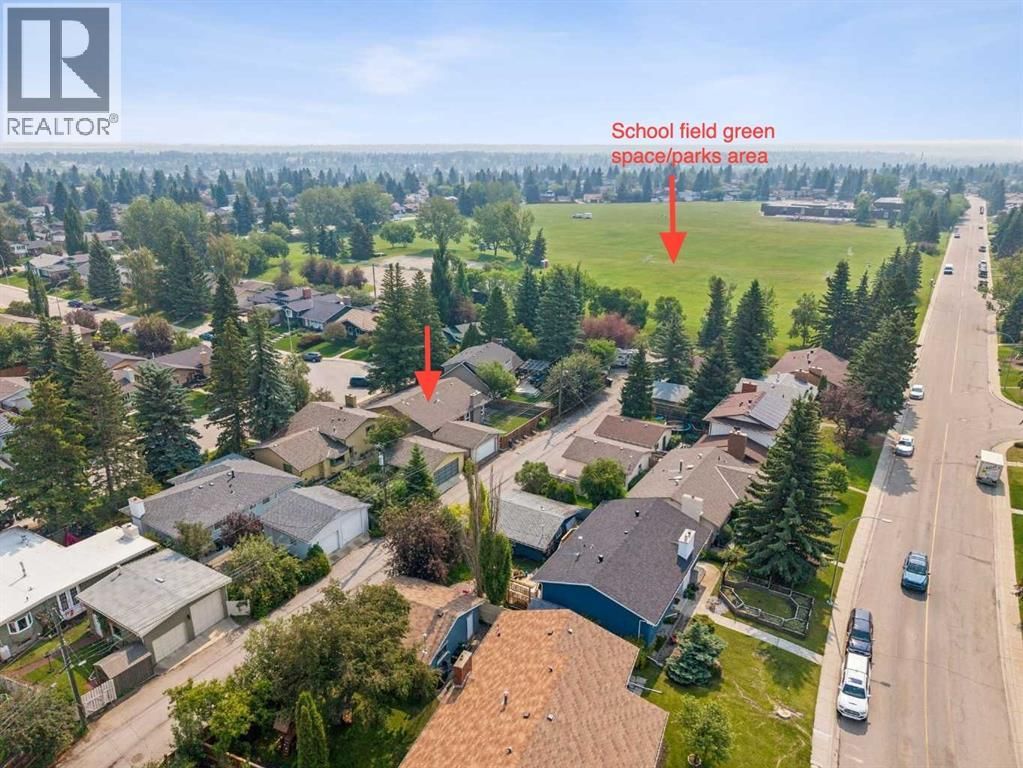 856 Lake Twintree Crescent property photo