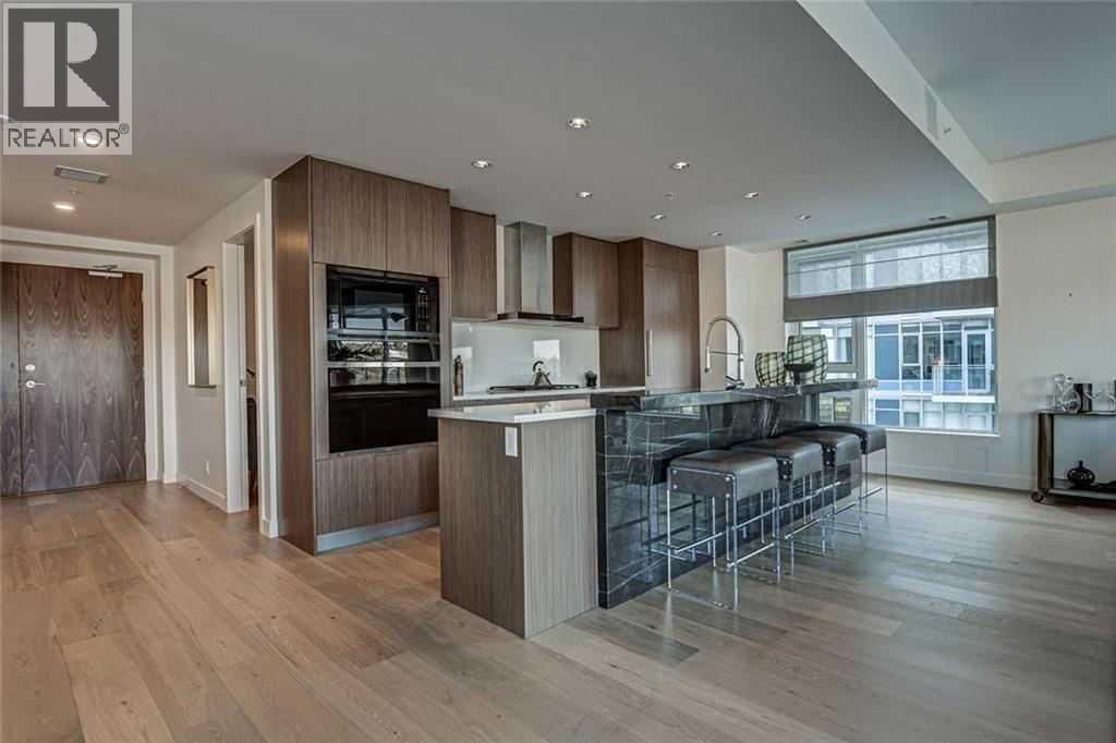 128 Waterfront Court property photo