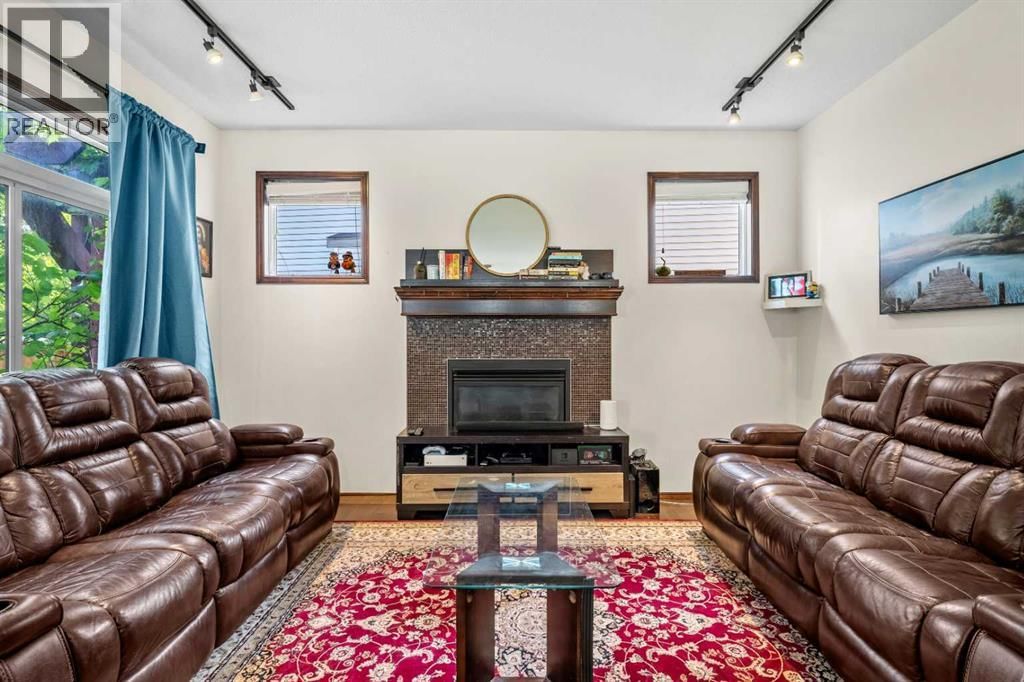562 Cranston Drive property photo