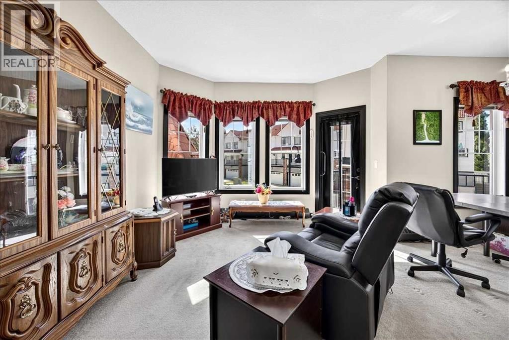 30 Royal Oak Circle property photo