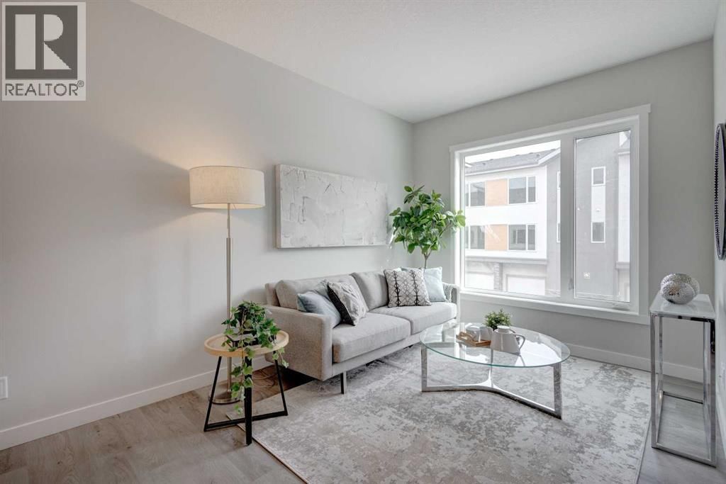 212 Shawnee Square property photo