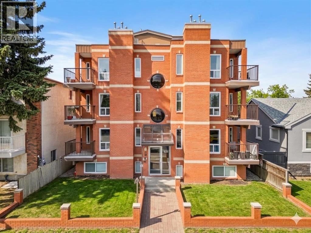 825 4 Street property photo
