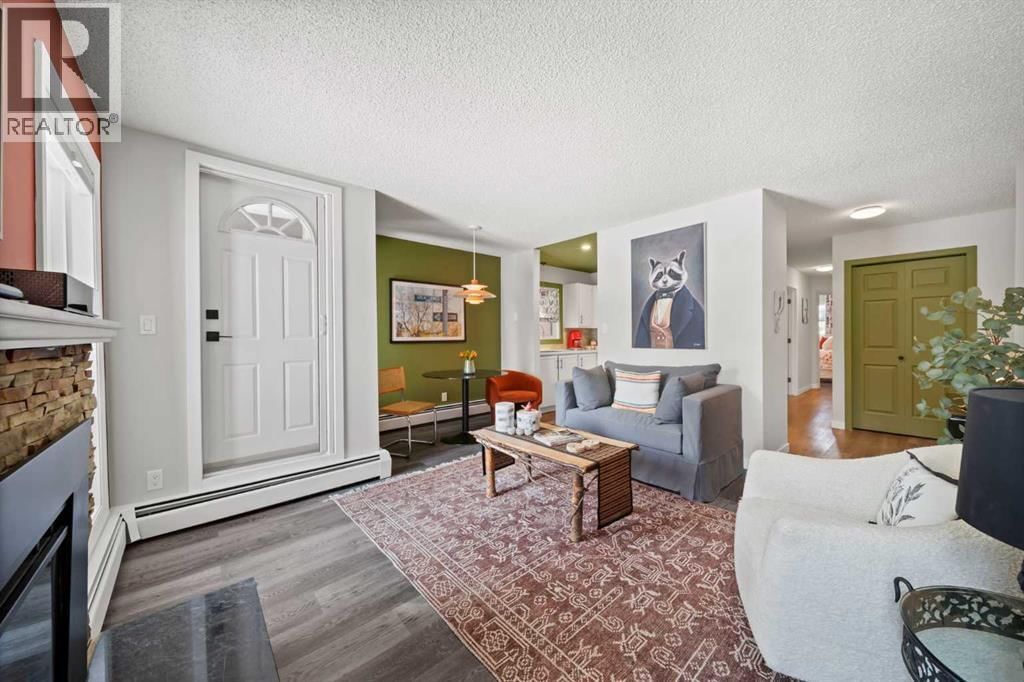 825 4 Street property photo