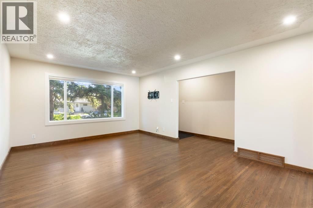 69 Winslow Crescent property photo