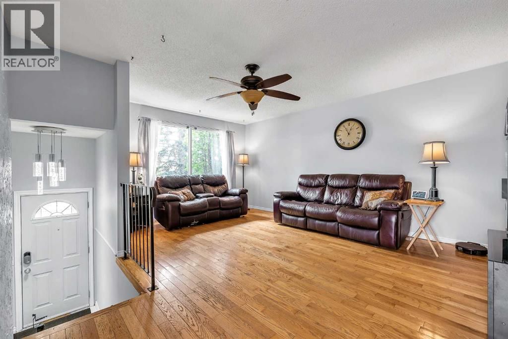215 ERIN WOODS Drive property photo