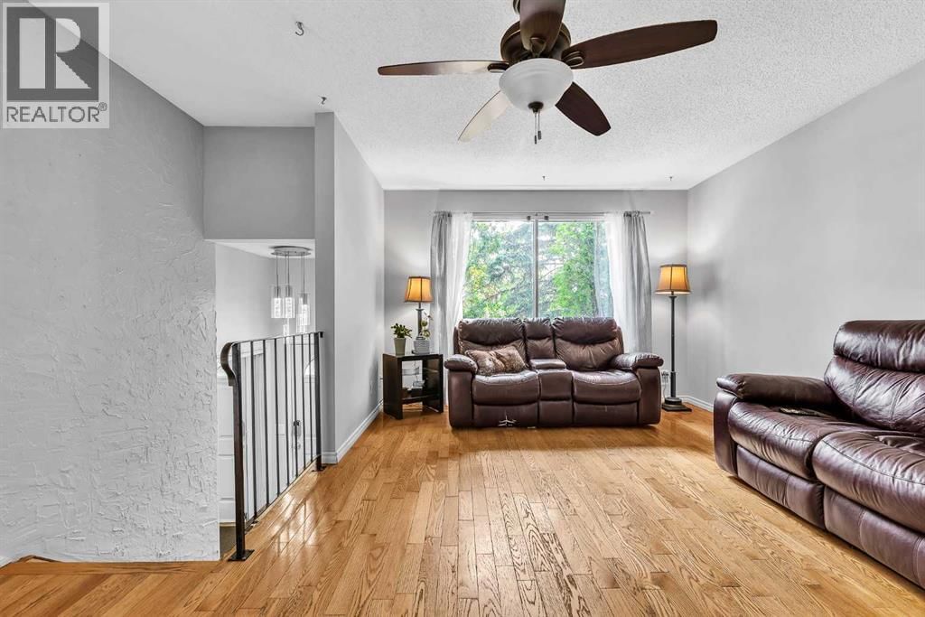 215 ERIN WOODS Drive property photo