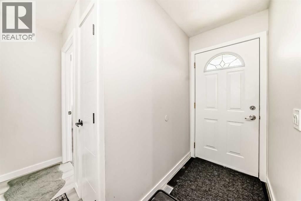 6712 23 Avenue property photo