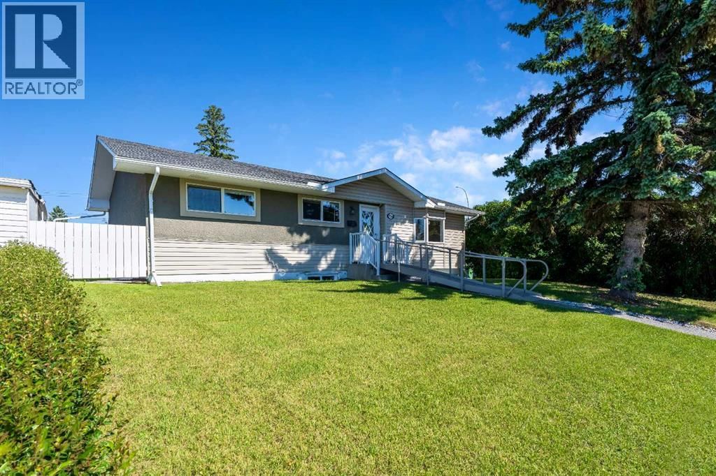 629 Agate Crescent property photo