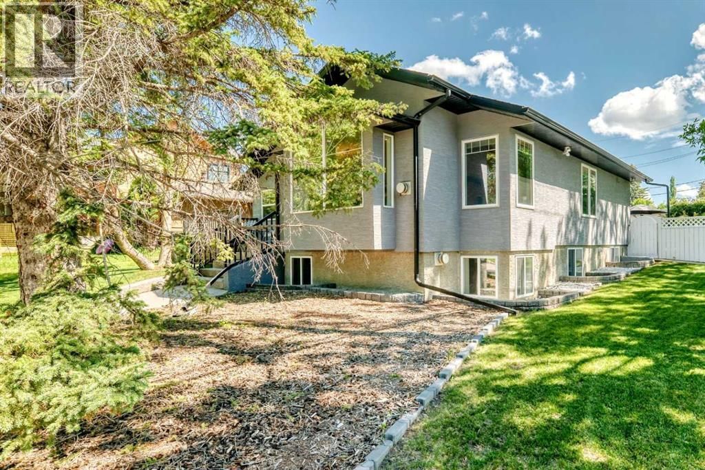 2024 Chicoutimi Drive property photo