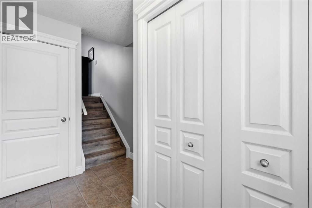 4 Cougar Ridge Mews property photo