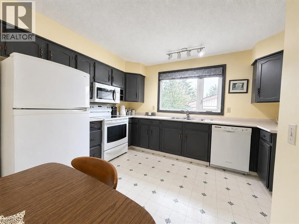 3135 60 Street property photo