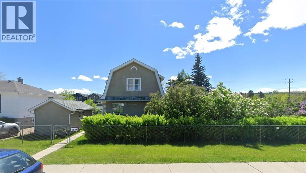 8539 48 Avenue property photo