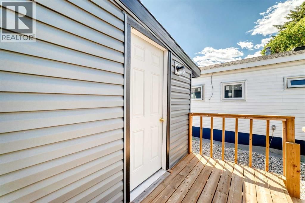2106 50 Street property photo