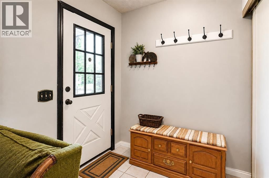 864 Queensland Drive property photo