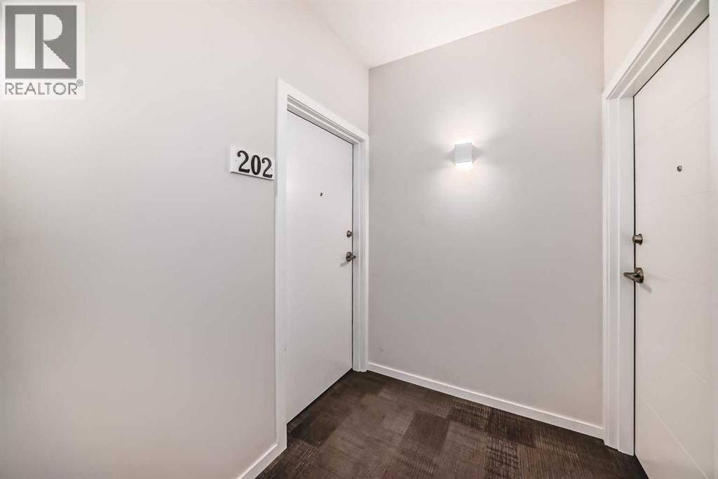 245 Redstone Walk property photo