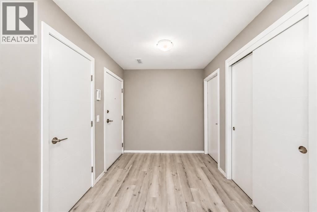 245 Redstone Walk property photo