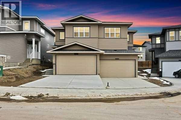 82 Heritage Circle, Cochrane, Alberta T4C 3G9