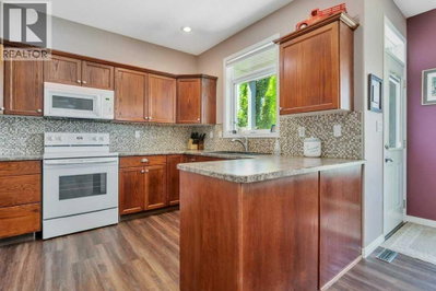 19 Lougheed Close | Red Deer Alberta | Slide Image Fourteen